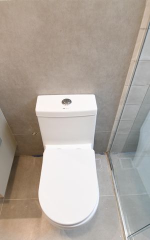 Casa de condomínio à venda com 350m², 3 quartos e 4 vagasBanheiro da Suíte 2