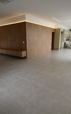 Casa de condomínio à venda com 350m², 3 quartos e 4 vagasSala