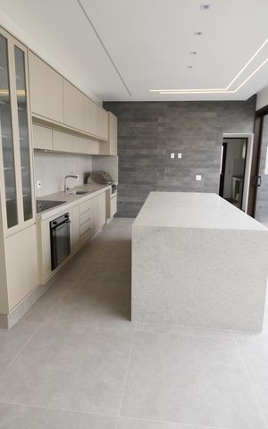 Casa de condomínio à venda com 350m², 3 quartos e 4 vagasCozinha