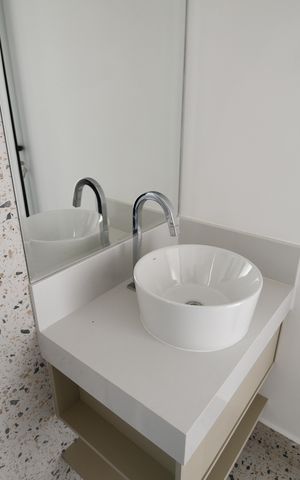 Casa de condomínio à venda com 350m², 3 quartos e 4 vagasBanheiro de serviço