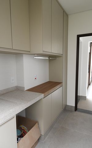 Casa de condomínio à venda com 350m², 3 quartos e 4 vagasÁrea de Serviço