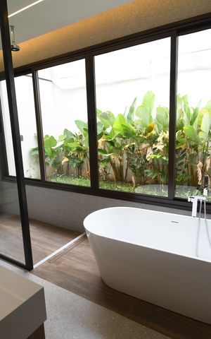 Casa de condomínio à venda com 350m², 3 quartos e 4 vagasBanheiro da Suíte 1
