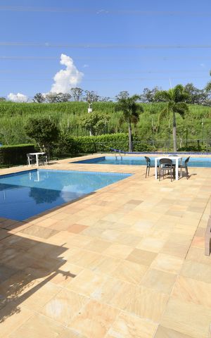 Casa de condomínio à venda com 350m², 3 quartos e 4 vagasÁrea comum - Piscina