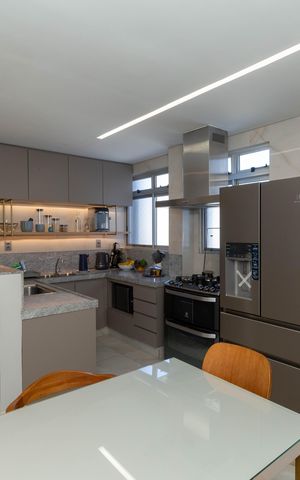 Apartamento à venda com 185m², 5 quartos e 4 vagasCozinha