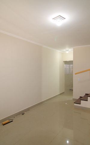 Casa à venda com 72m², 2 quartos e 1 vagaSala