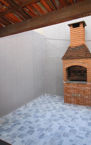Casa à venda com 72m², 2 quartos e 1 vagaÁrea de Serviço