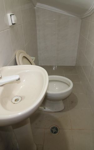 Casa à venda com 72m², 2 quartos e 1 vagaBanheiro 2