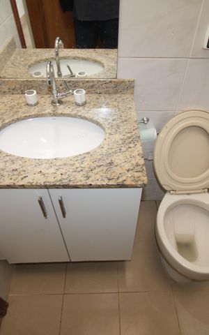 Casa à venda com 72m², 2 quartos e 1 vagaBanheiro 1