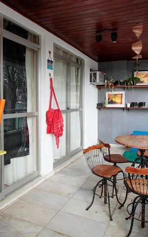 Apartamento à venda com 86m², 2 quartos e 1 vaga Apartamento à venda com 86m², 2 quartos e 1 vagaVaranda