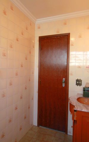 Casa à venda com 420m², 5 quartos e 4 vagasBanheiro 2