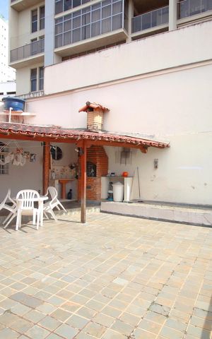 Casa à venda com 420m², 5 quartos e 4 vagasQuintal