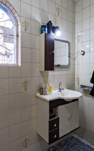 Casa à venda com 172m², 2 quartos e 2 vagas Casa à venda com 172m², 2 quartos e 2 vagasBanheiro da Suíte 2