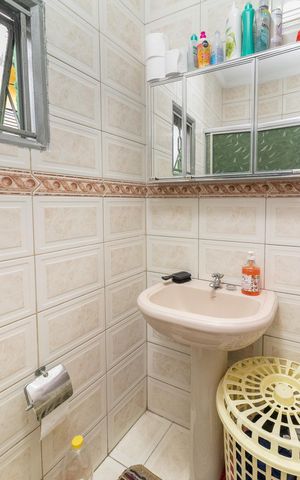 Casa à venda com 295m², 5 quartos e 1 vagaBanheiro da Suíte da Casa 01