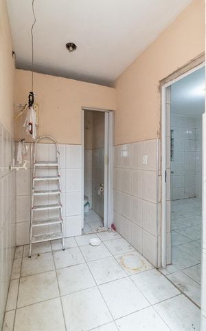 Casa à venda com 295m², 5 quartos e 1 vagaÁrea de Serviço da Casa 02