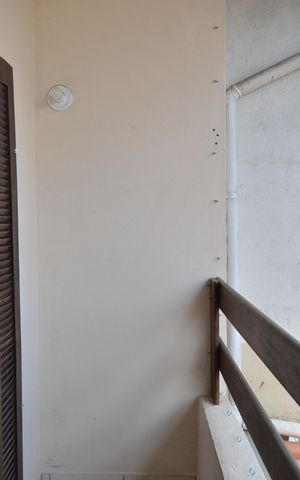 Casa à venda com 180m², 3 quartos e 2 vagasSacada do Quarto 1