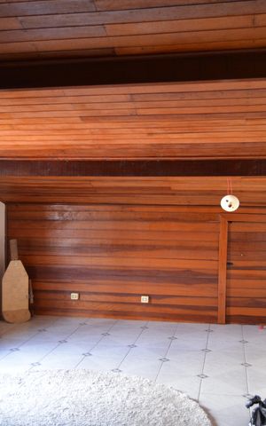 Casa à venda com 180m², 3 quartos e 2 vagasSotão