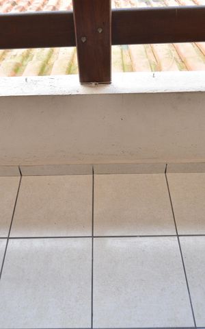 Casa à venda com 180m², 3 quartos e 2 vagasSacada do Quarto 1