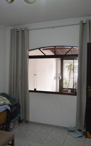 Casa à venda com 180m², 3 quartos e 2 vagasSala