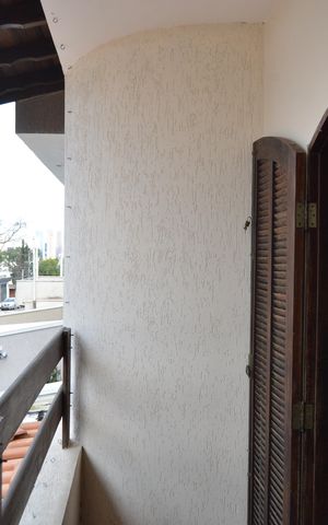Casa à venda com 180m², 3 quartos e 2 vagasSacada do Quarto 1