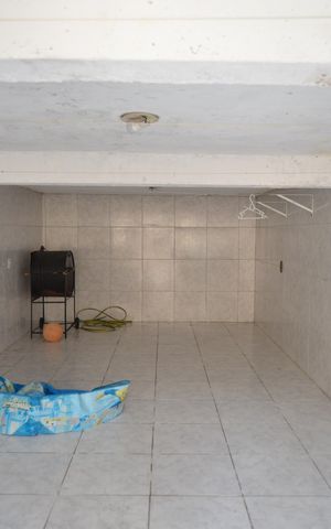 Casa à venda com 180m², 3 quartos e 2 vagasPorão