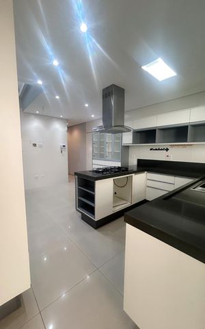Casa à venda com 171m², 3 quartos e 2 vagas