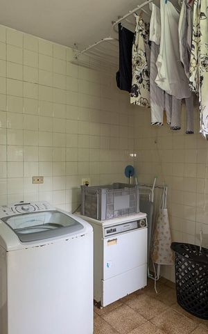 Casa de condomínio à venda com 250m², 3 quartos e 3 vagas Casa de condomínio à venda com 250m², 3 quartos e 3 vagasÁrea de Serviço