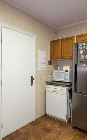 Casa de condomínio à venda com 250m², 3 quartos e 3 vagas Casa de condomínio à venda com 250m², 3 quartos e 3 vagasCozinha