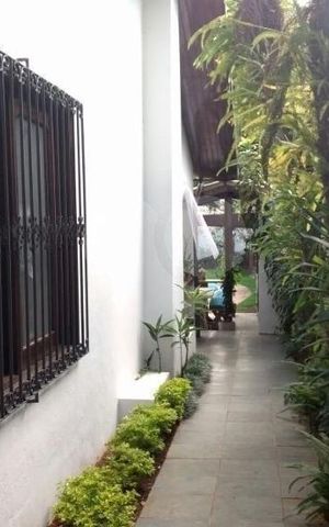 Casa à venda com 426m², 4 quartos e 6 vagas