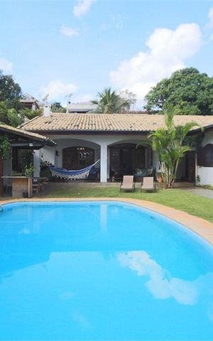Casa à venda com 426m², 4 quartos e 6 vagas