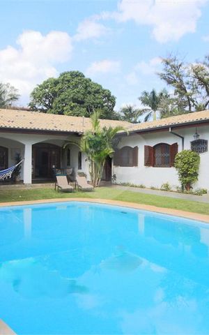 Casa à venda com 426m², 4 quartos e 6 vagas