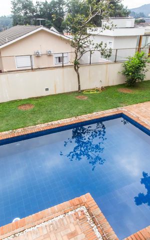 Casa à venda com 480m², 4 quartos e 4 vagasVista da Suíte 2