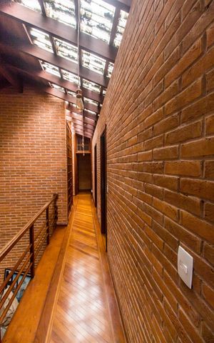 Casa à venda com 480m², 4 quartos e 4 vagasCorredor