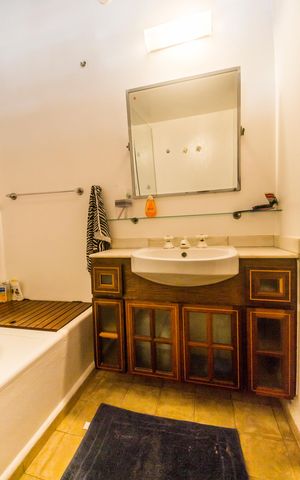 Casa à venda com 480m², 4 quartos e 4 vagasBanheiro da Suíte 2