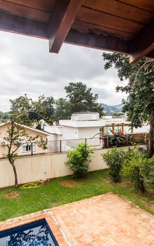 Casa à venda com 480m², 4 quartos e 4 vagasVista da Suíte 3