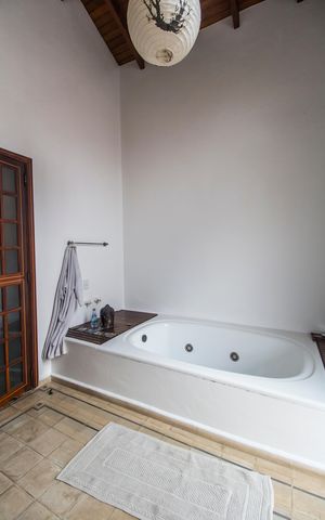 Casa à venda com 480m², 4 quartos e 4 vagasBanheiro da Suíte 1