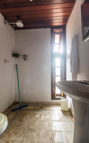 Casa à venda com 480m², 4 quartos e 4 vagasBanheiro de serviço