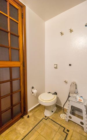 Casa à venda com 480m², 4 quartos e 4 vagasBanheiro da Suíte 2