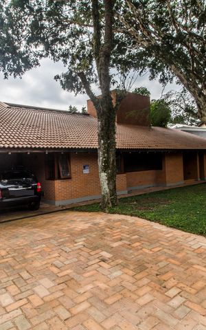 Casa à venda com 480m², 4 quartos e 4 vagasGaragem