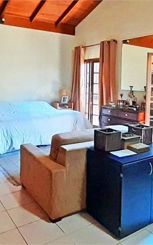 Casa à venda com 230m², 4 quartos e 10 vagas