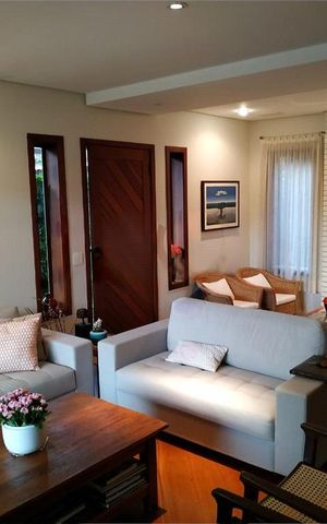 Casa à venda com 279m², 3 quartos e 3 vagas