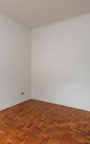 Casa à venda com 150m², 5 quartos e 4 vagas Casa à venda com 150m², 5 quartos e 4 vagasQuarto 1