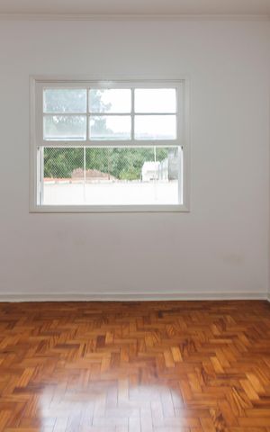 Casa à venda com 150m², 5 quartos e 4 vagas Casa à venda com 150m², 5 quartos e 4 vagasQuarto 1