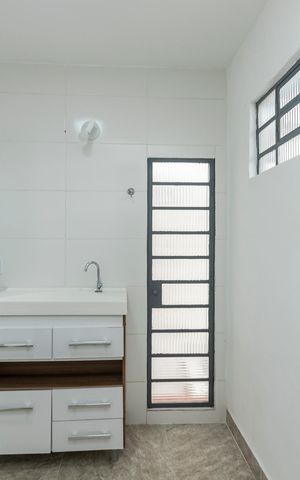 Casa à venda com 150m², 5 quartos e 4 vagas Casa à venda com 150m², 5 quartos e 4 vagasBanheiro da Suíte