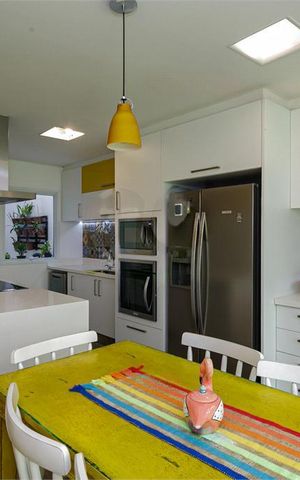 Casa à venda com 296m², 4 quartos e 4 vagas