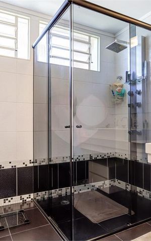 Casa de condomínio à venda com 329m², 4 quartos e 3 vagas