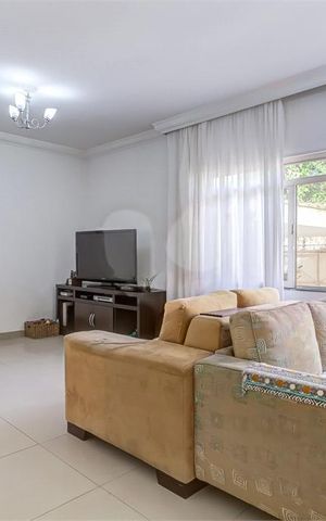 Casa de condomínio à venda com 329m², 4 quartos e 3 vagas