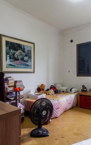 Casa de condomínio à venda com 279m², 4 quartos e 6 vagas Casa de condomínio à venda com 279m², 4 quartos e 6 vagasQuarto 2