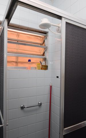 Casa à venda com 126m², 2 quartos e 2 vagasBanheiro 1
