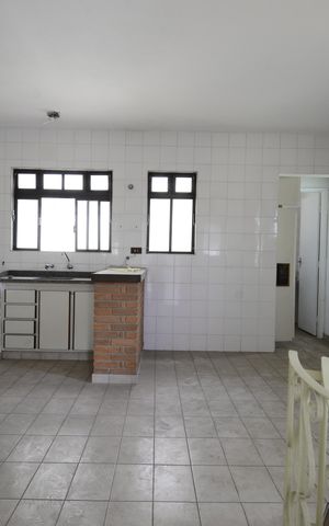Casa à venda com 126m², 2 quartos e 2 vagasEdícula