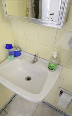 Casa à venda com 126m², 2 quartos e 2 vagasBanheiro de Serviço
